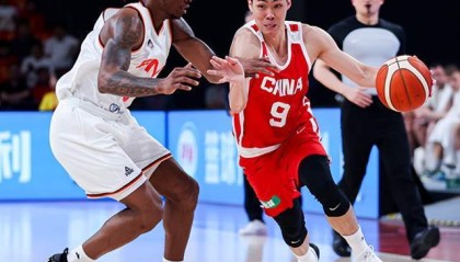 B体育登录入口-两战狂砍27分+3记三分！男篮又一潜力后卫被挖掘，郭士强眼光毒辣|热身赛|庞峥麟|中国男篮|三分球|廖三宁_新浪体育_新浪新闻