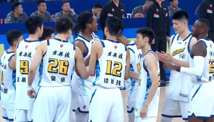 B体育官方入口-CBA疯狂一夜：上海18连胜，广东+北京造惨案，广厦逆转，排名如下