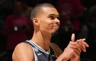 B体育官方入口-哈珀：文班关键时刻从不退缩 我们全队也都充满信心